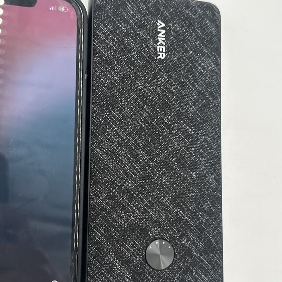 Anker PowerCore III Sense 10k (10000mAh, 20W, 3-Port) 2 USB-A + 1 USB-C Black - Picture 6 of 6